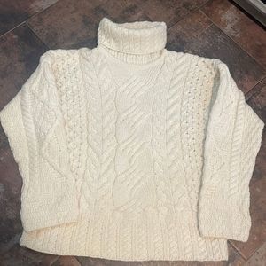 Cozy cream beige big chunky sweater